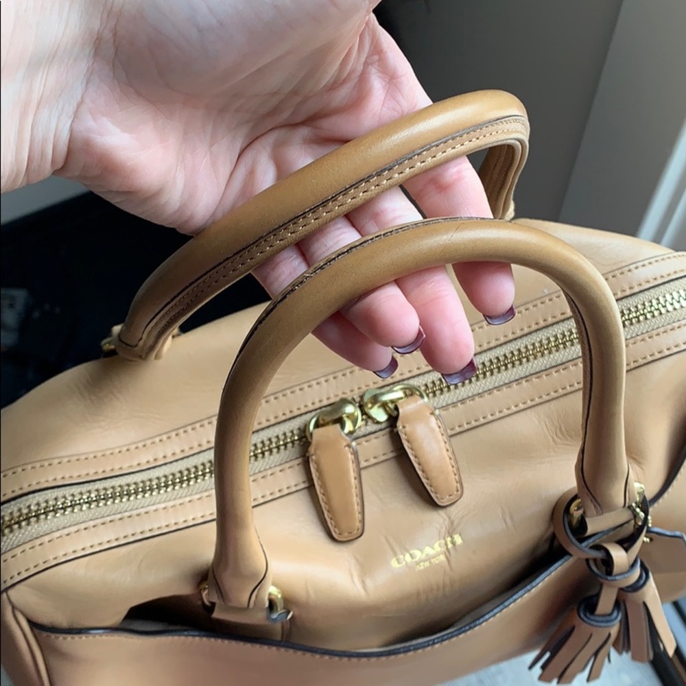 AUTHENTIC Tan Coach Barrel Bag - Picture 5 of 8